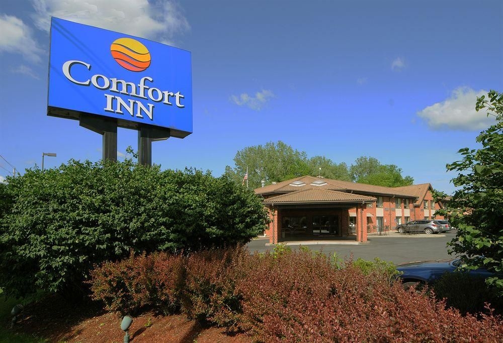 COMFORT INN ITHACA1
