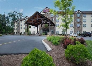 COMFORT SUITES LAKE GEORGE3