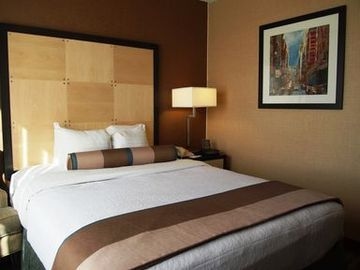 Holiday Inn Midtown2