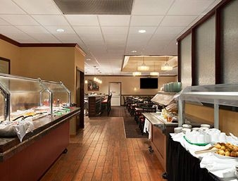 RAMADA BURLINGTON HOTEL AND CO3