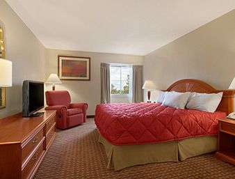 RAMADA BURLINGTON HOTEL AND CO2