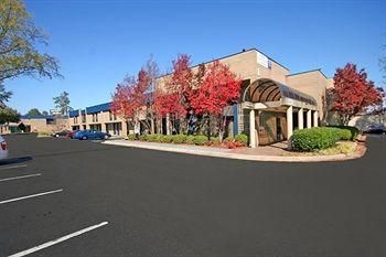 Arlington Suites3