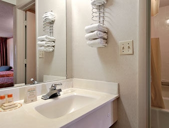 DAYS INN BENSON2