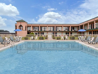 DAYS INN BENSON1