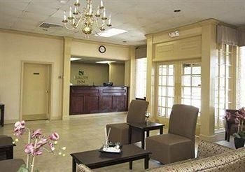 QUALITY INN DUNN4