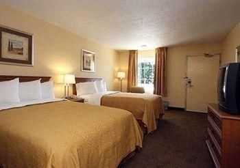 QUALITY INN DUNN2