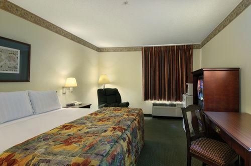 COMFORT INN FAYETTEVILLE0