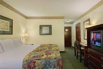 COMFORT INN FAYETTEVILLE2