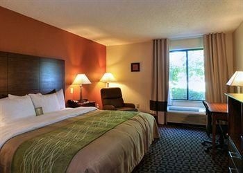 COMFORT INN FAYETTEVILLE1
