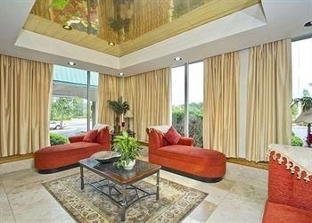 QUALITY INN HENDERSON2