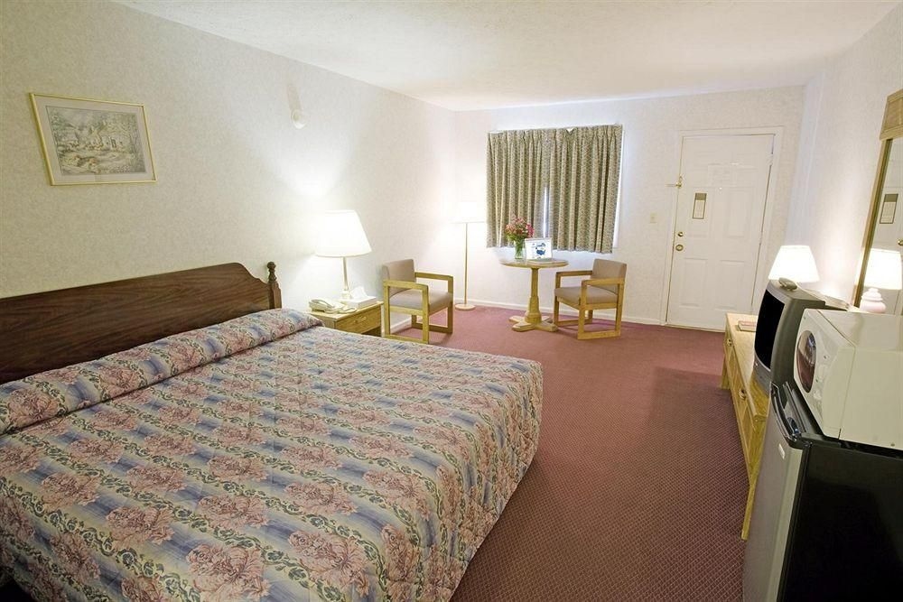 AMERICAS BEST VALUE INN0