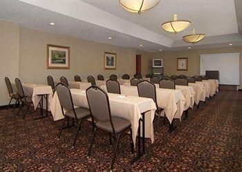 COMFORT SUITES PINEVILLE3