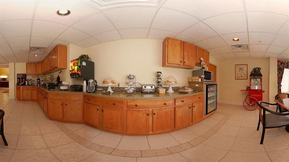 COMFORT SUITES SOUTHPORT4
