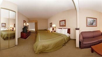 COMFORT SUITES SALISBURY1