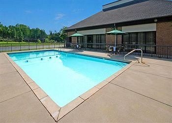 QUALITY INN SANFORD1