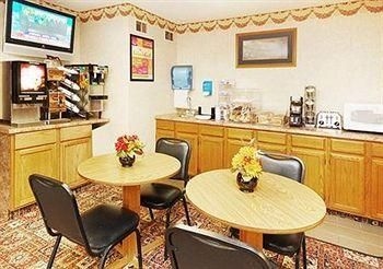 ECONO LODGE GRAND FORKS2