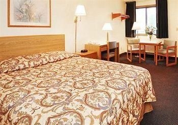 ECONO LODGE GRAND FORKS1