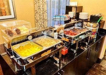 CLARION HOTEL BEACHWOOD0
