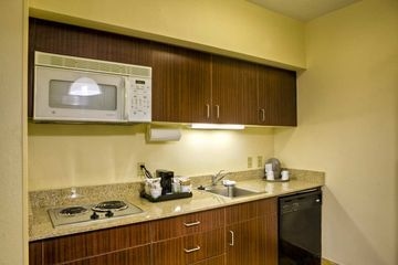 HAMPTON INN - SUITES CLEVELAND3