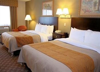 COMFORT INN DEFIANCE2