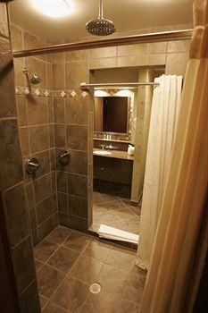 COMFORT SUITES PERRYSBURG1