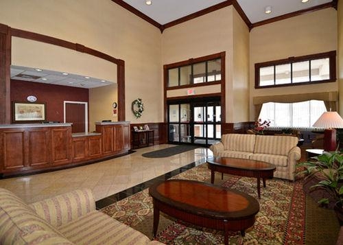 COMFORT SUITES TWINSBURG3