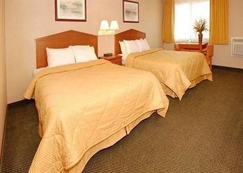 COMFORT INN & SUITES WEST3