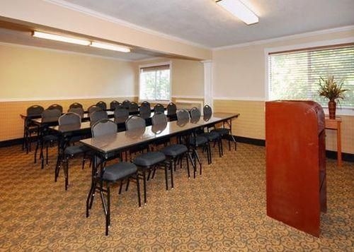 COMFORT INN & SUITES WEST2