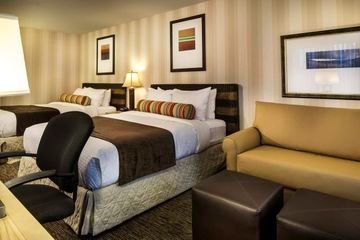 DOUBLETREE BY HILTON BEAVERTON1