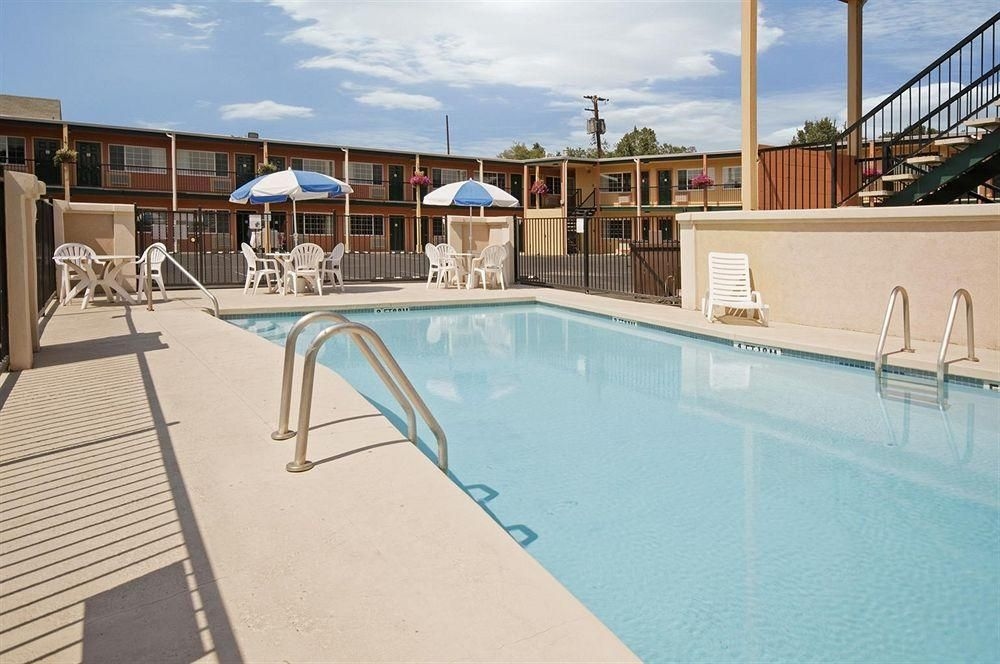 AMERICAS BEST VALUE INN4