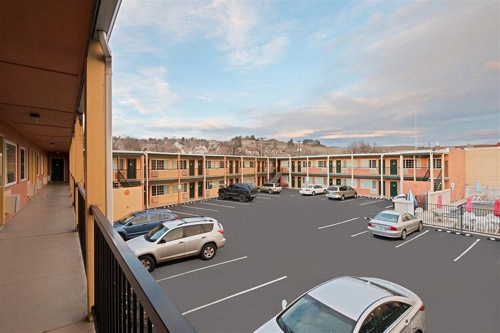 AMERICAS BEST VALUE INN2