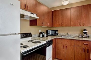 COUNTRY INN & SUITES4