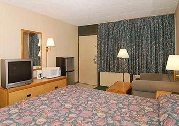 ECONO LODGE ALTOONA1