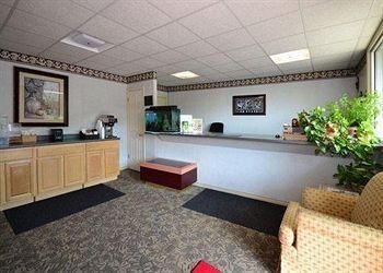 ECONO LODGE BELLEFONTE4
