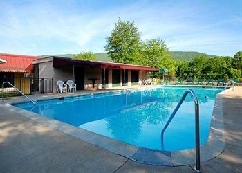 QUALITY INN & SUITES4