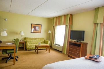HAMPTON INN - SUITES BLAIRSVIL4