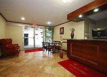 ECONO LODGE HERMITAGE1