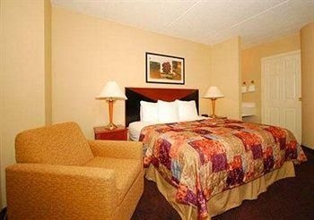 SLEEP INN & SUITES LANCASTER COUNTY1