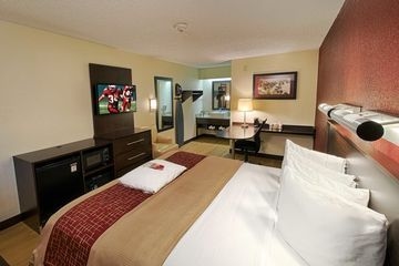 Red Roof Inn Philadelphia Airport2