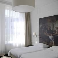 Mercure Amsterdam Arthur Frommer3