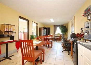 ECONO LODGE RICHBURG3