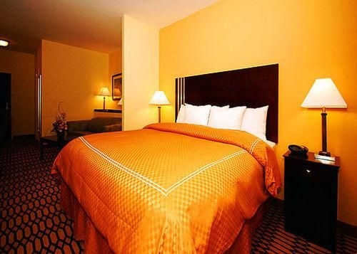 COMFORT SUITES SIMPSONVILLE3