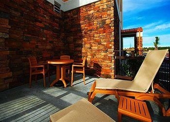 COMFORT SUITES SIMPSONVILLE2