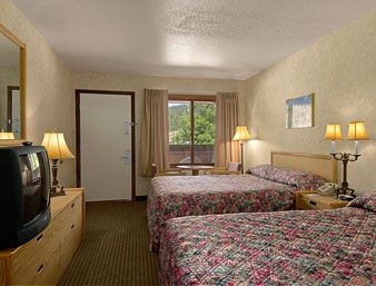 TRAVELODGE MT. RUSHMORE/KEYSTO2