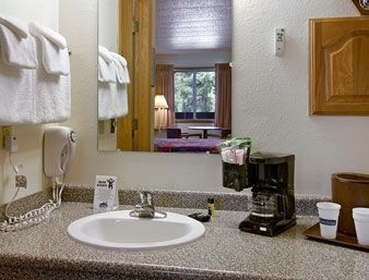 TRAVELODGE MT. RUSHMORE/KEYSTO1