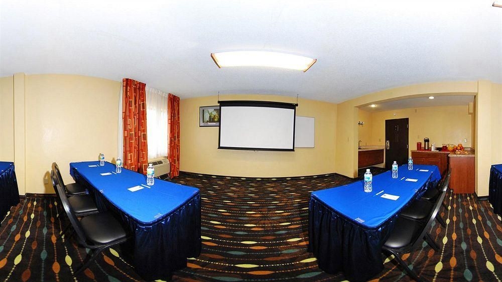 COMFORT INN & SUITES CLEVELAND2