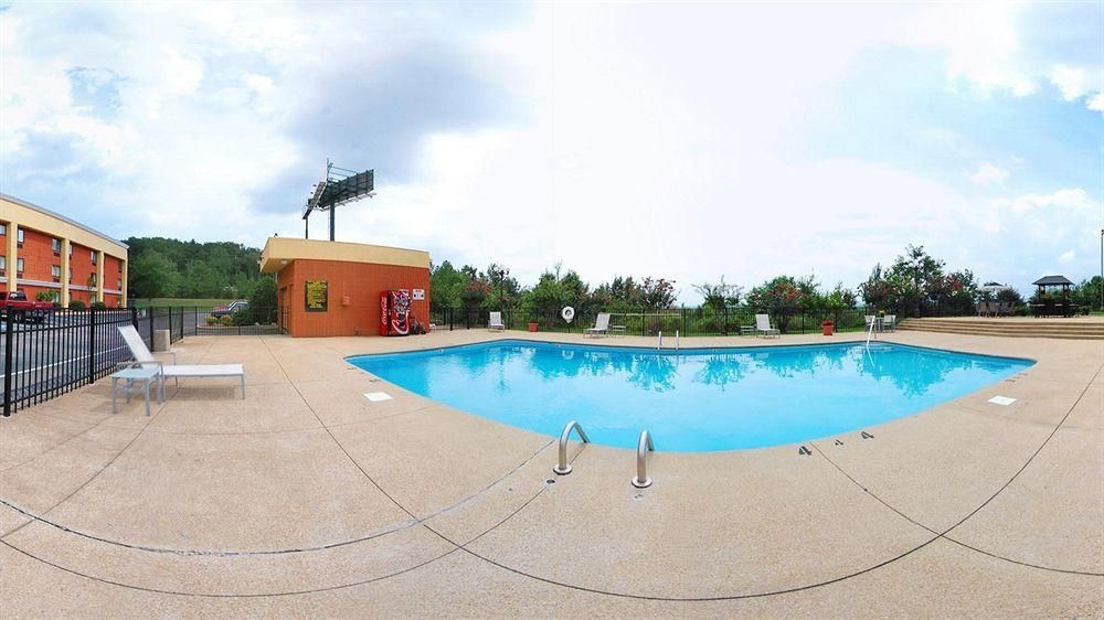 COMFORT INN & SUITES CLEVELAND1