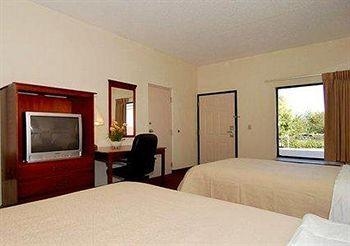QUALITY INN GOODLETTSVILLE3