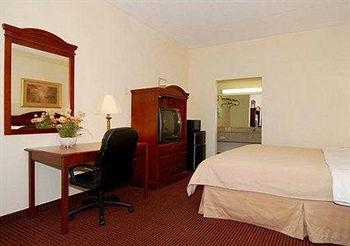 QUALITY INN GOODLETTSVILLE1