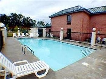 COMFORT INN LENOIR CITY2
